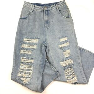 GeeGee Light Wash High Waist Distressed Tapered “Mom” Ankle Baggy Jean Size M